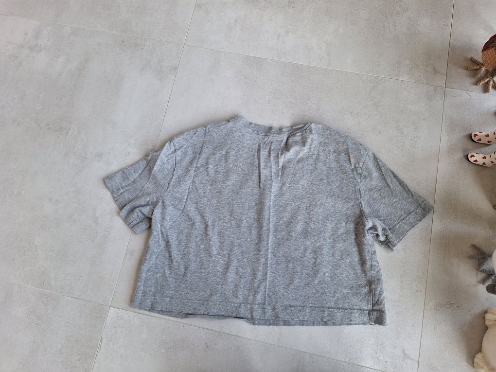 Krotki t-shirt crop koszulka Nike The Nike Tee