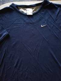 Tanio T-shirt Nike L granatowy
