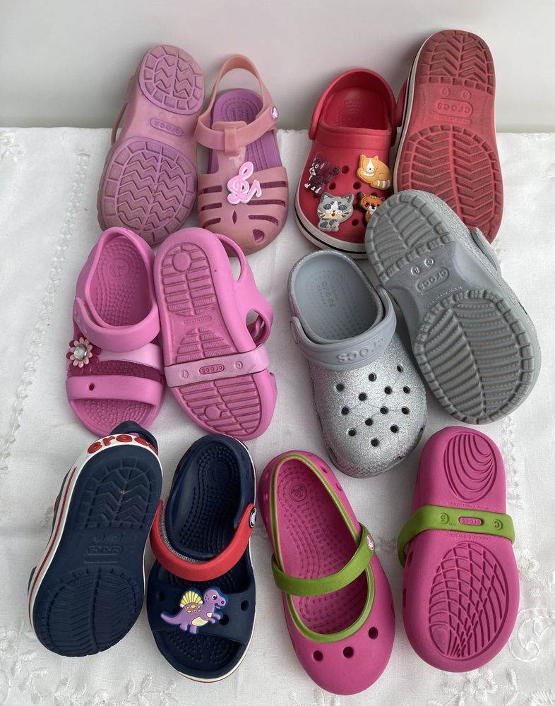 Crocs Menina classicos e sandalias