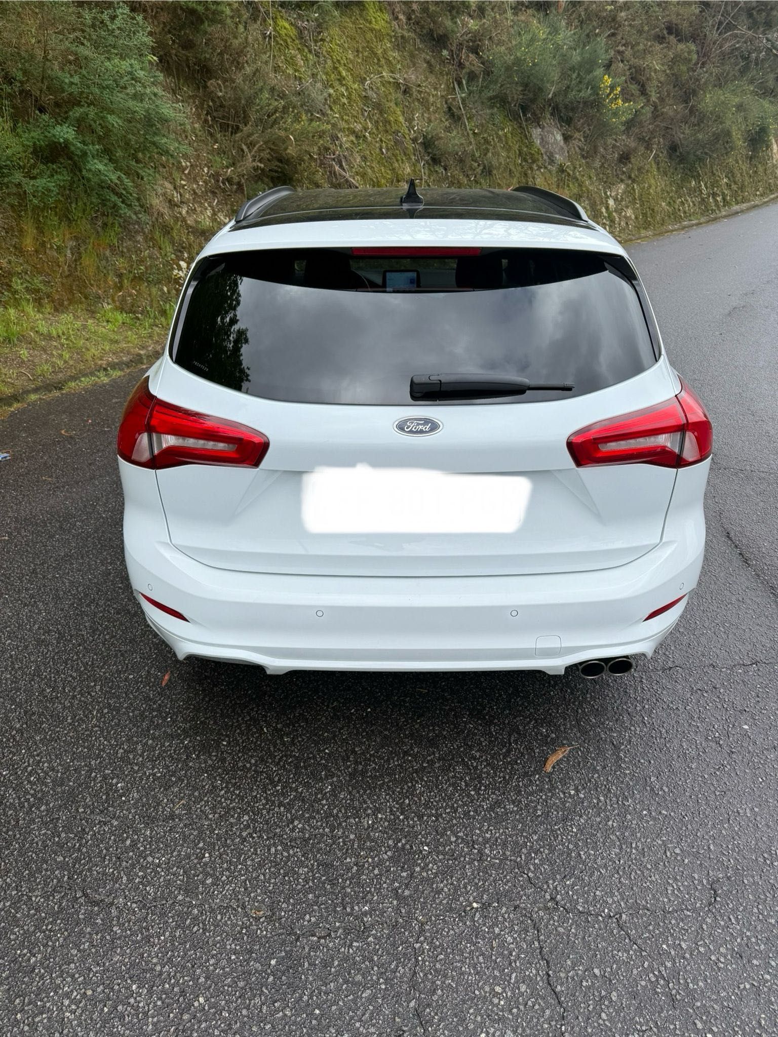 For focus ST Line em estado como novo ,condutora mulher .Negociavel