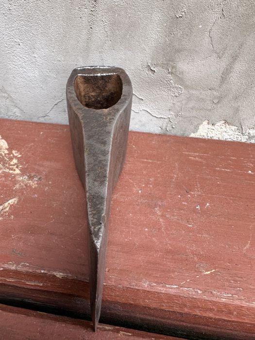 Stara ciekawa sygnowana kuta siekiera oldschool