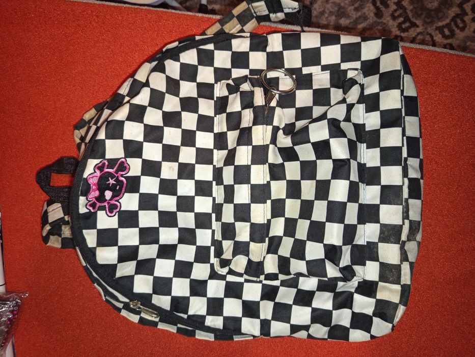 Портфель в стилі емо