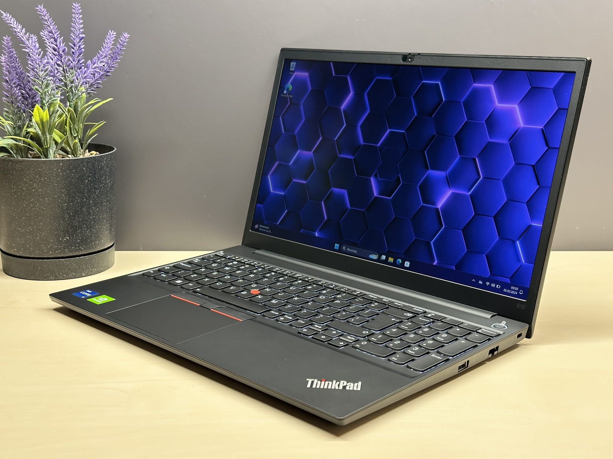 Laptop Lenovo ThinkPad E15 Gen 2 | i7-1165G7 / FHD / MX 450 / 32GB/1TB