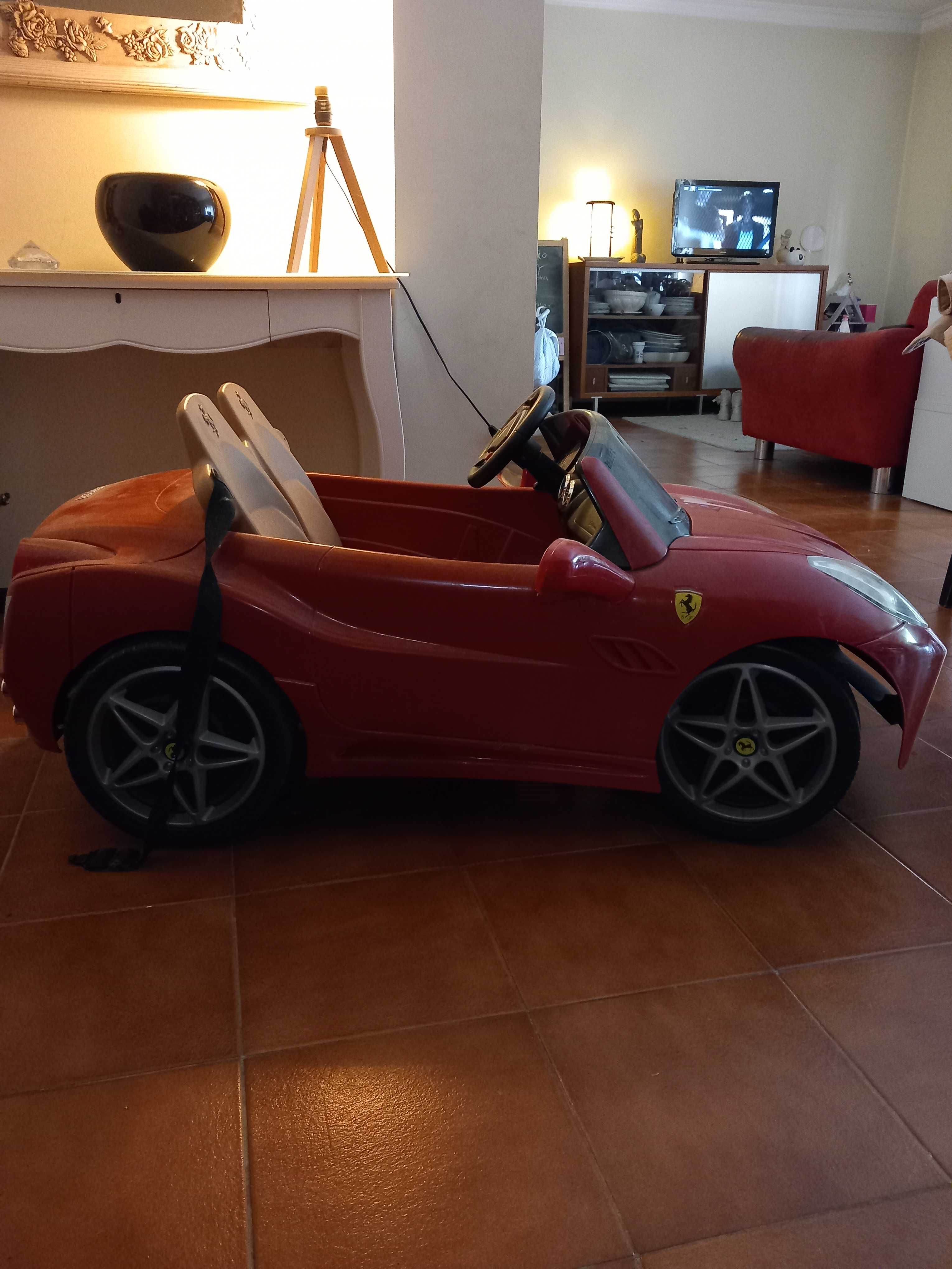 Ferrari a bateria 2 lugares