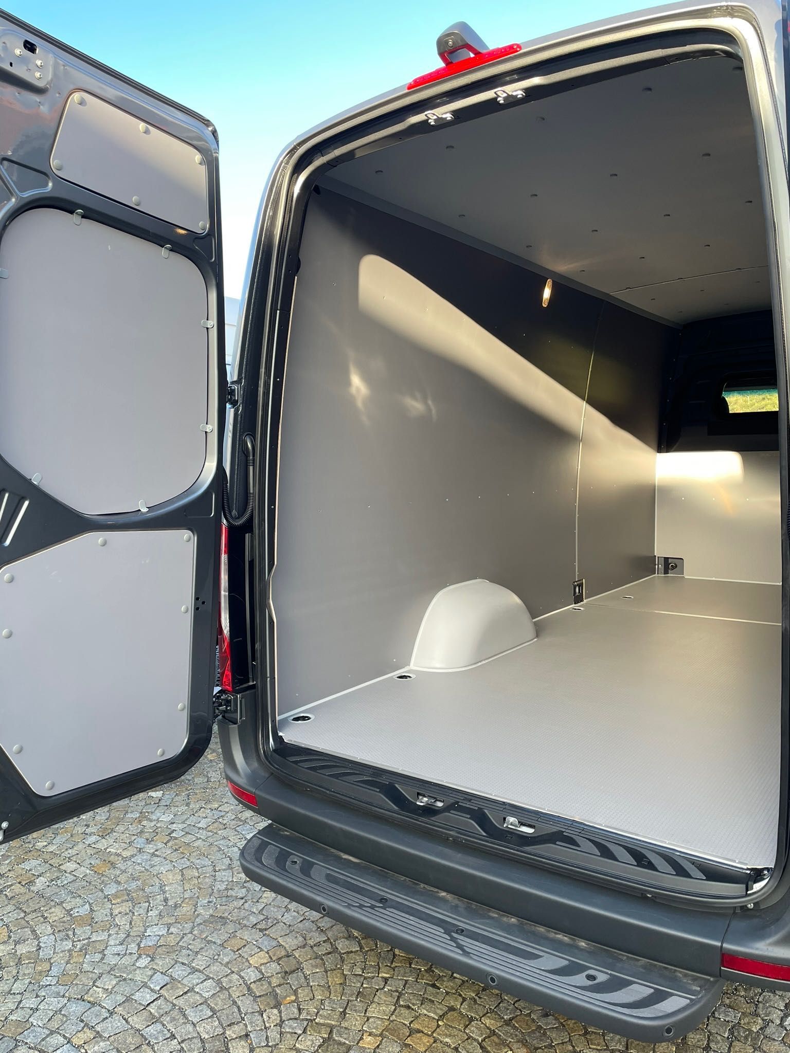 Zabudowa bus furgon blaszak sklejka SPRINTER DUCATO IVECO CRAFTER OPEL
