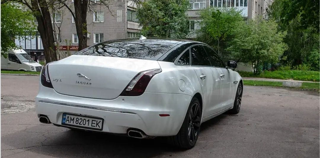 Продам автомобіль Jaguar XJ, 2013 р.в.