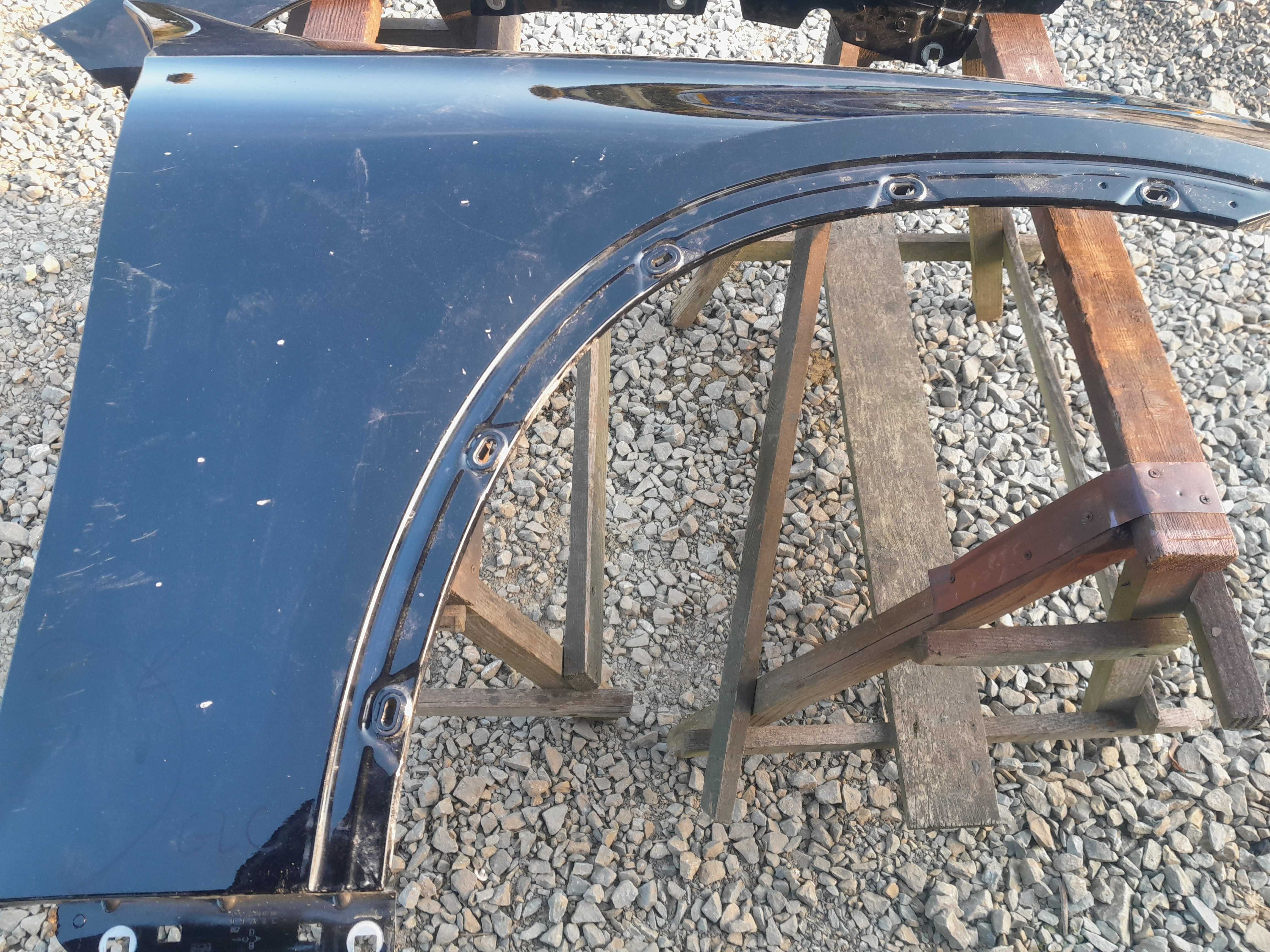 Mercedes GLC W253 BŁOTNIK prawy PRZÓD Przedni