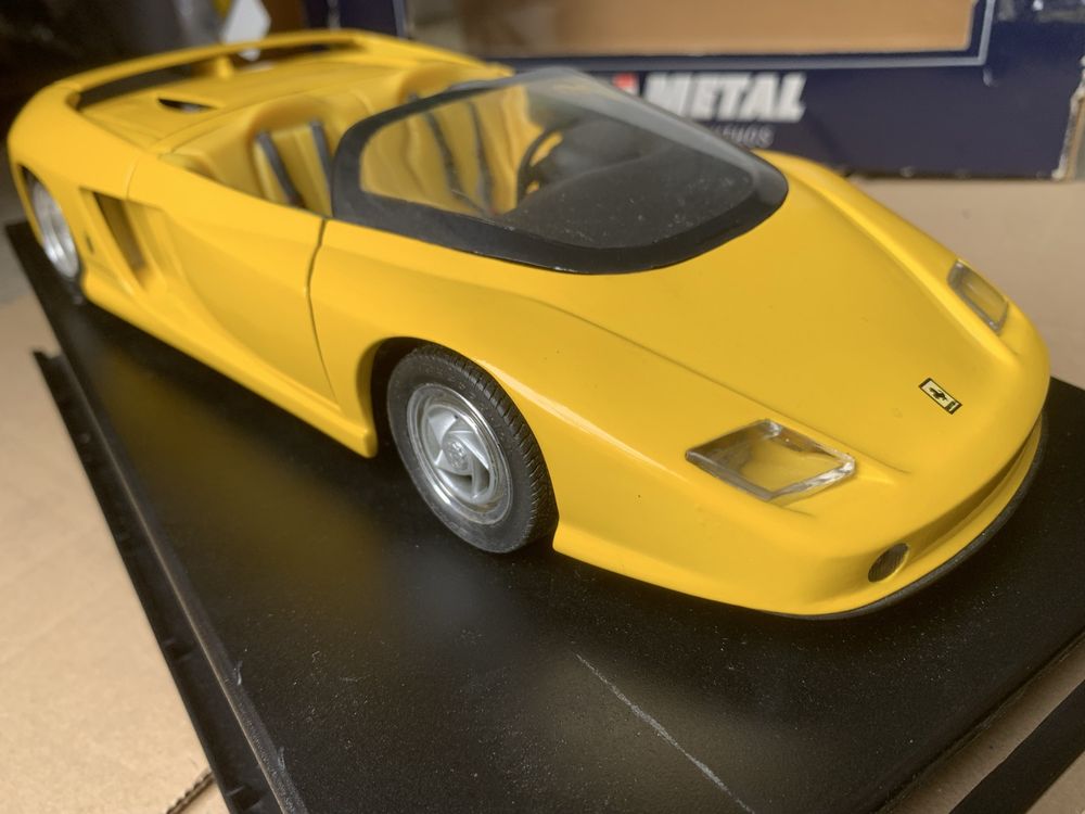 Model Revell Pininfarina mythos ferrari 1:18 z pudełkiem