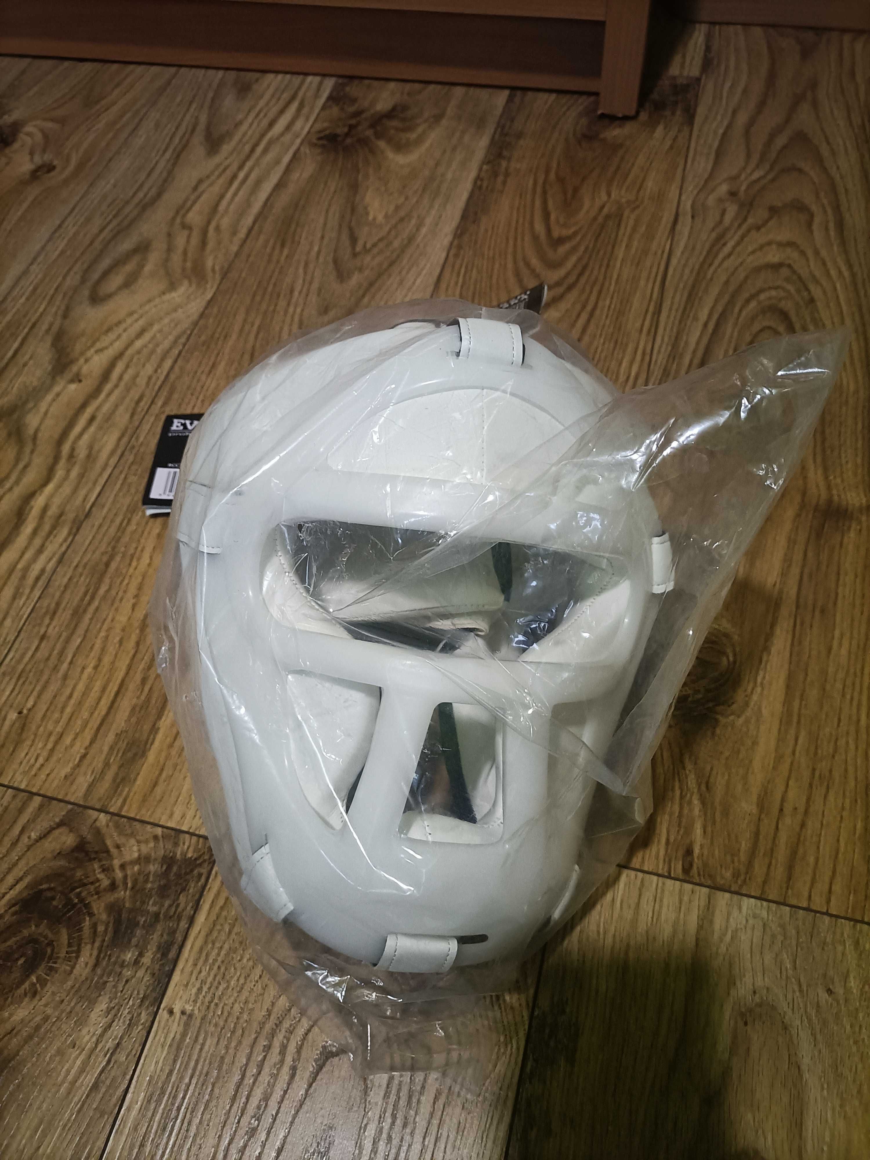 kask karate mma bokserski treningowy z maską EVOLUTION L biały OG-21LB