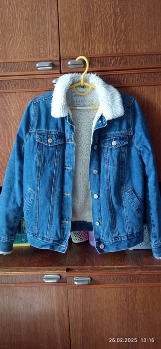Джинсова куртка.