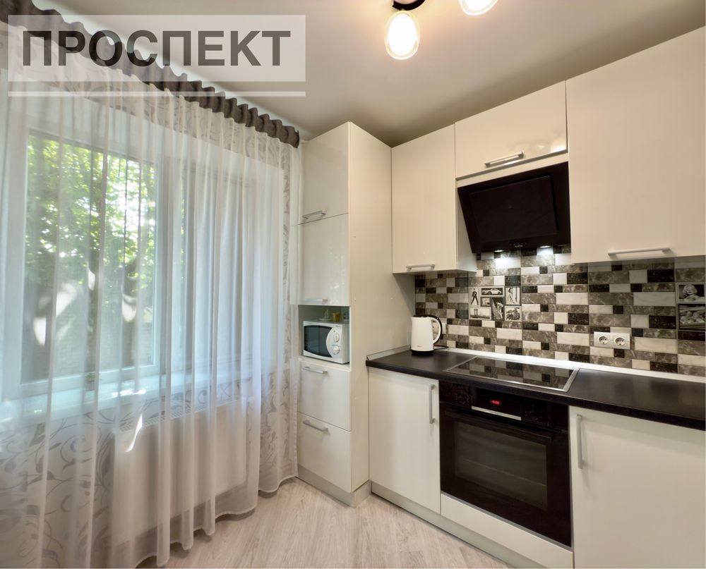 Продам будинок з ремонтом ( Центр). Р-н маг. « Віста».
