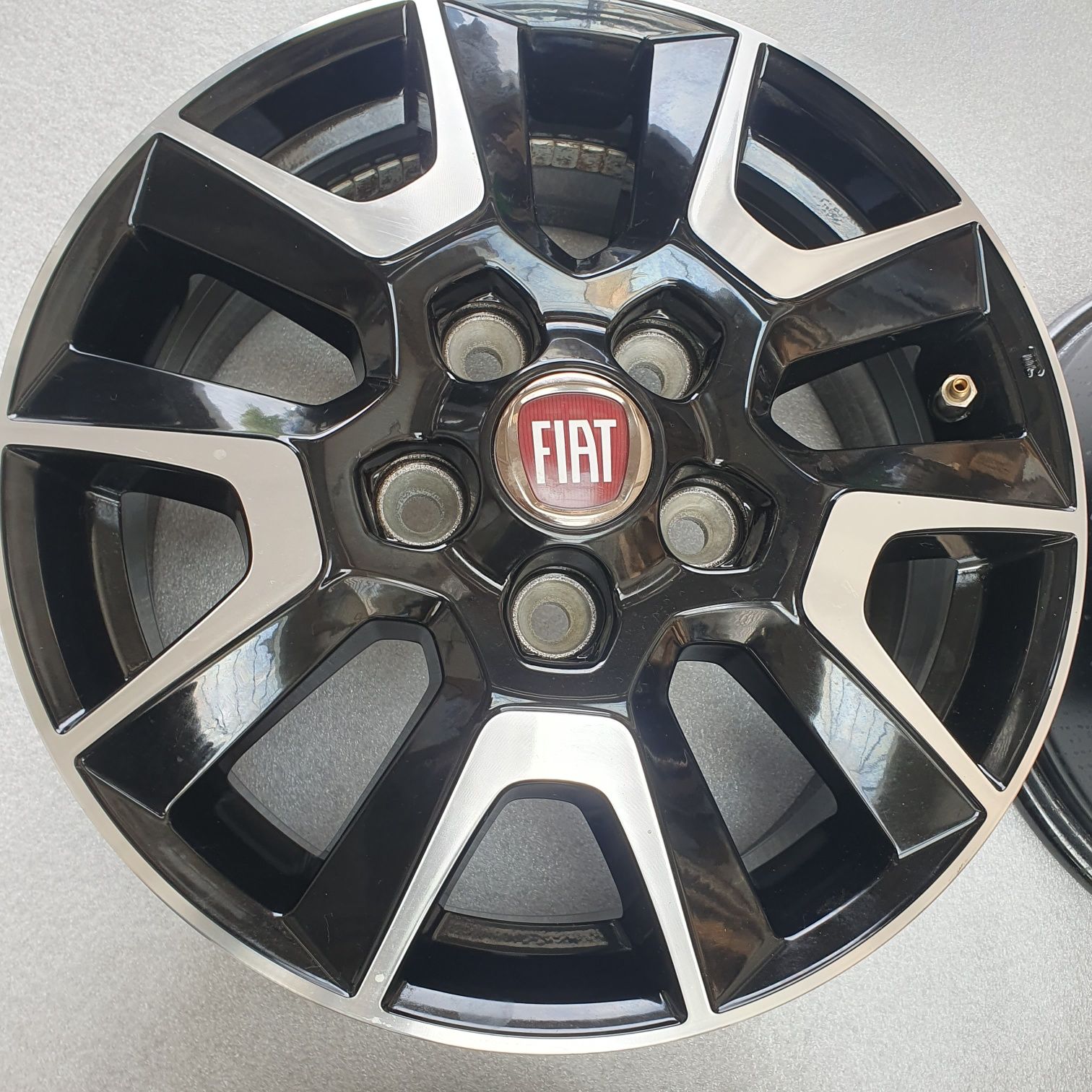 Fiat Ducato felgi aluminiowe 16cala rozstaw śrób 5x118 oryginalne