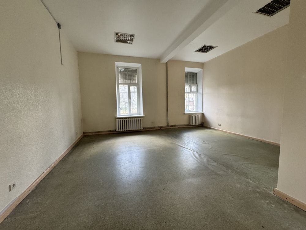 Здам комерційне приміщення, 430 кв.м. + 80 кв.м. підвал,в центрі міста