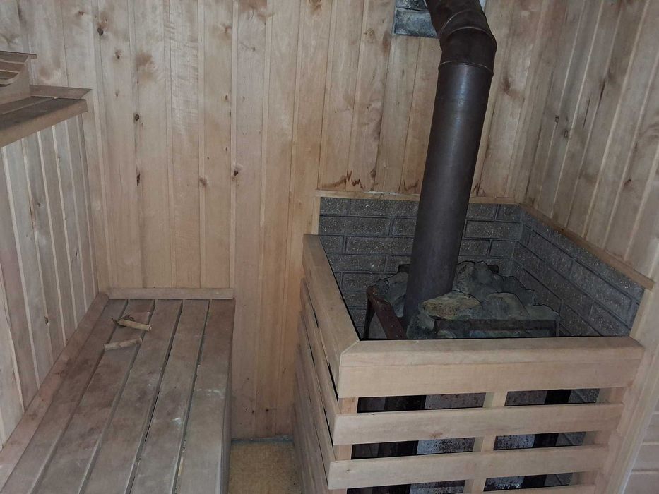 Будинок з ремонтом та басейном у Крюкові