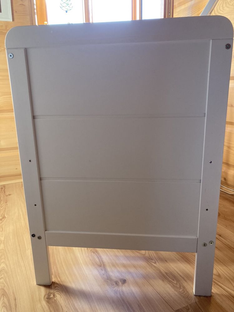 Woodies łozeczko Modern Cot 120 x 60 materac, bok łóżeczka i szuflada