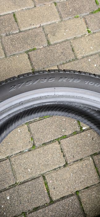 Зимові шини Pirelli Sottozero 275/35 R19