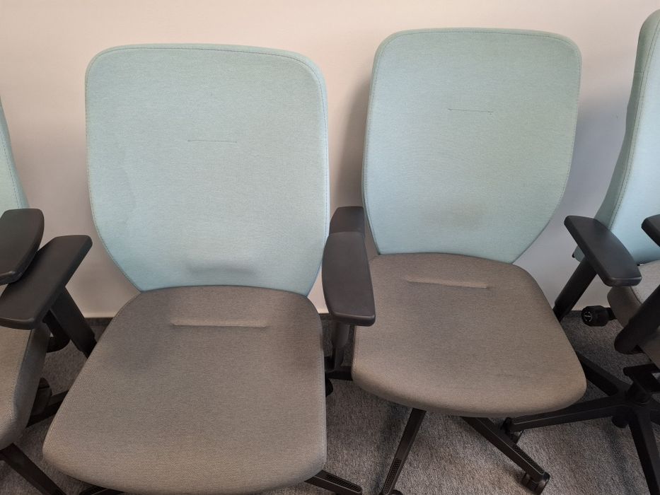 Fotele biurowe 100 zł za 1 fotel lub 1000 zł za 8 foteli
