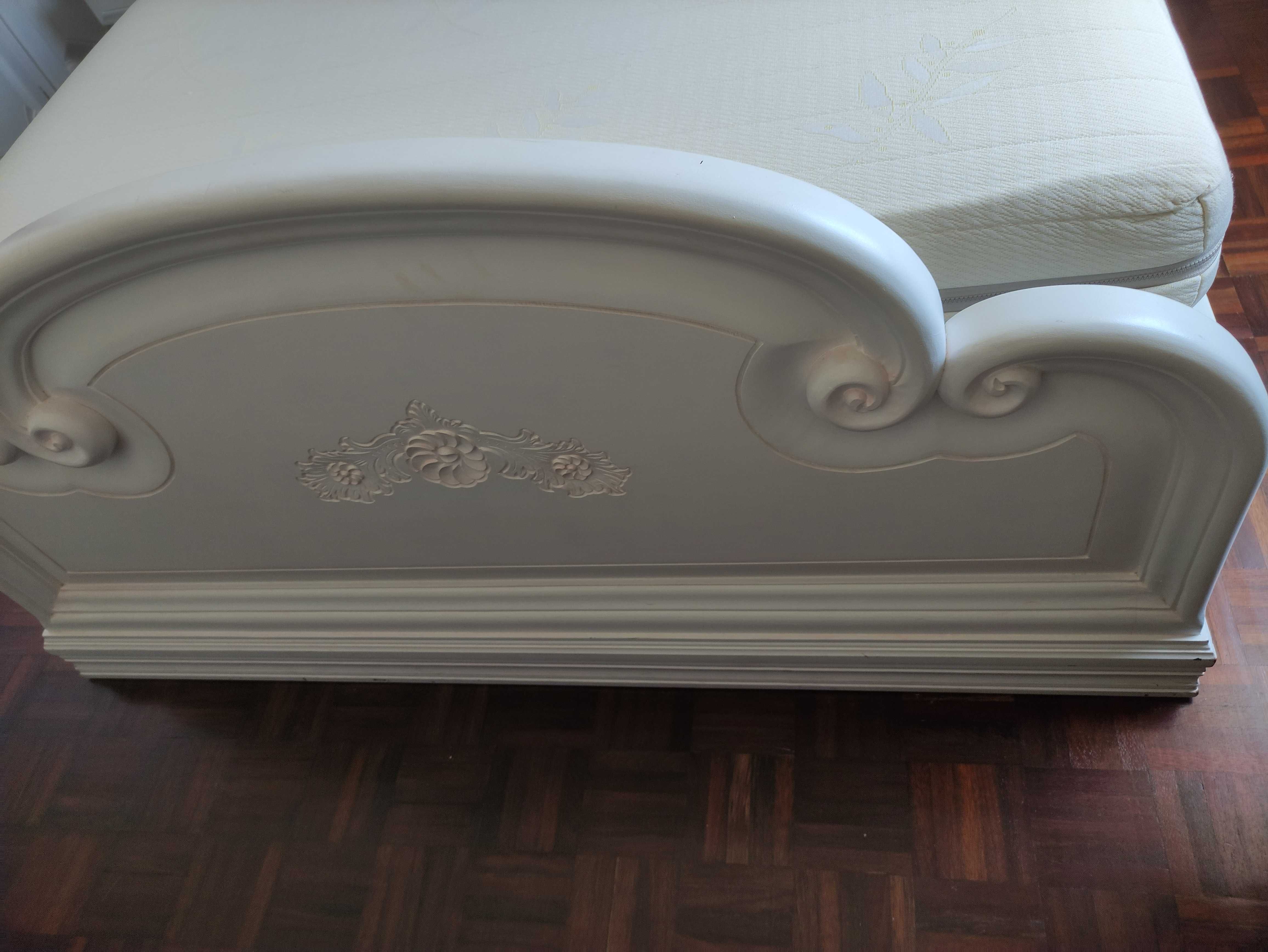 Conjunto de quarto de casal em madeira, oportunidade