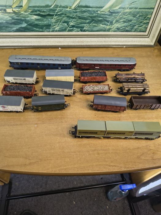 Zestaw 15 wagonów kolejowych – skala HO (1:87) – PIKO / Roco