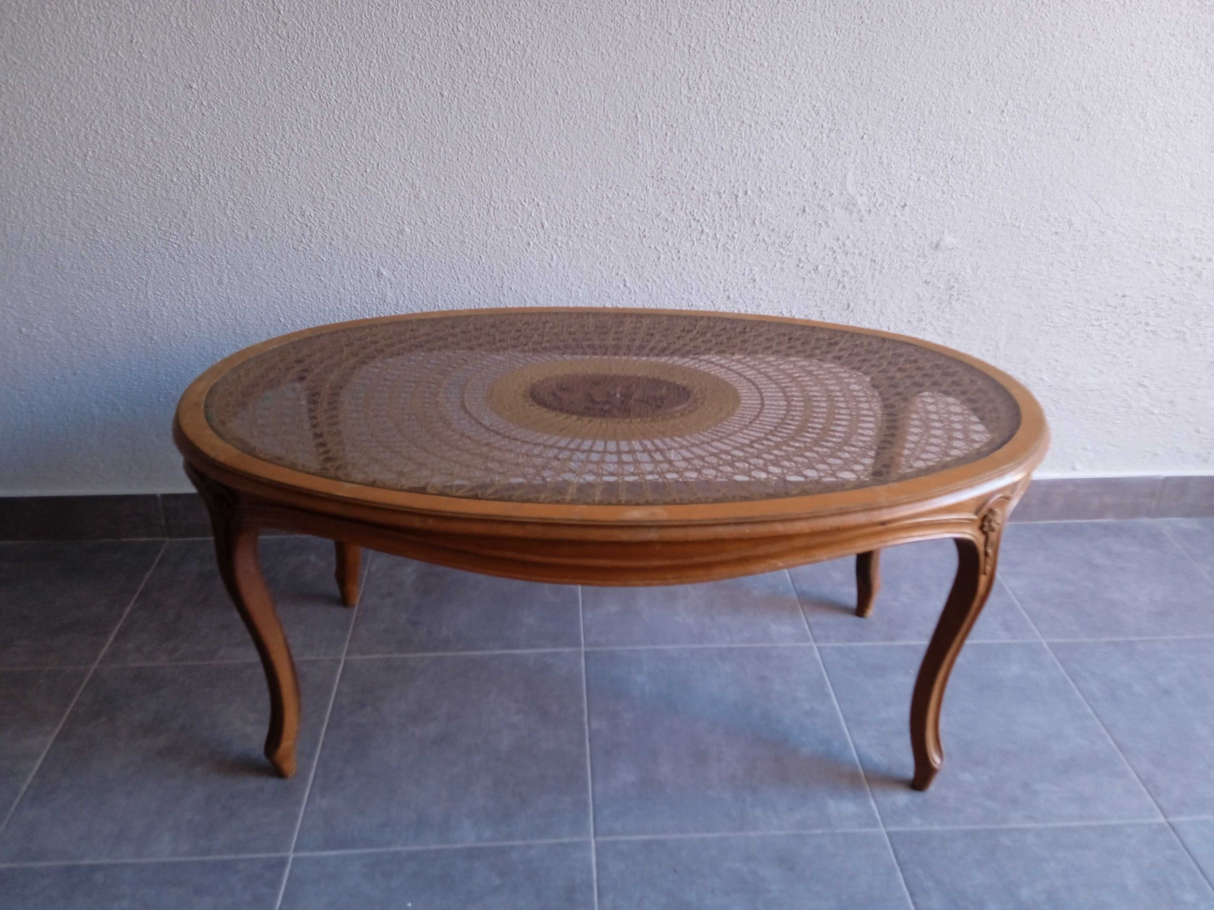 Mesa de Centro em madeira e palhinha de origem