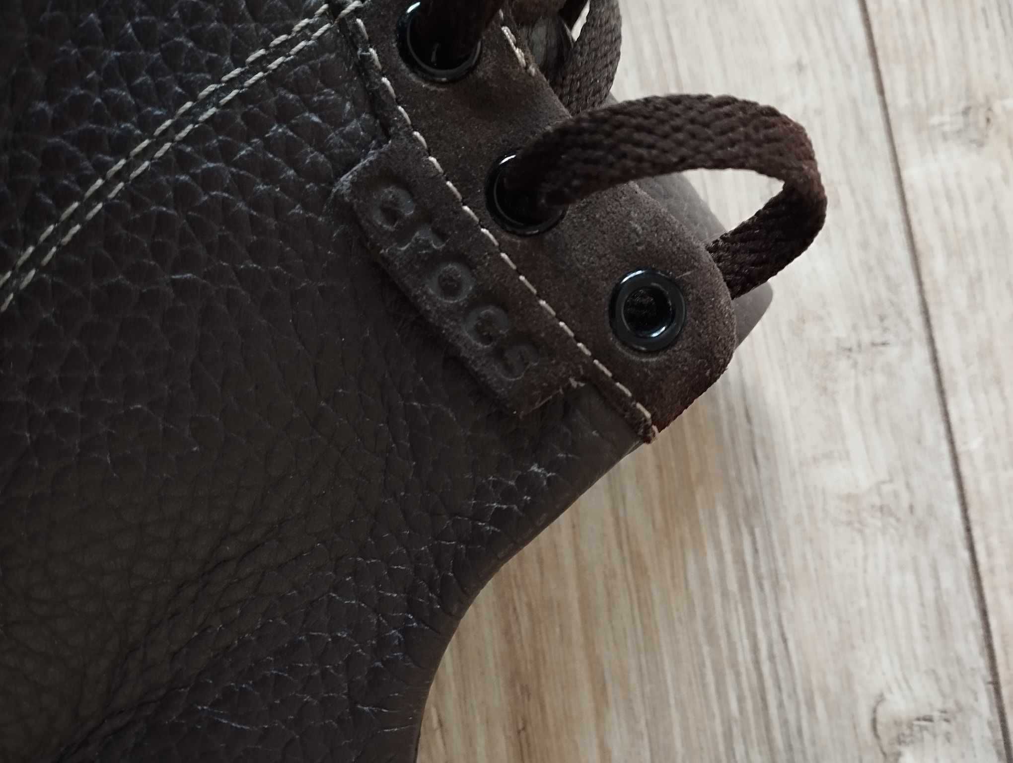 Crocs Hover Mid leather size M10 czyli 44