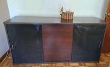 Aparador  de sala com mesa em wengue