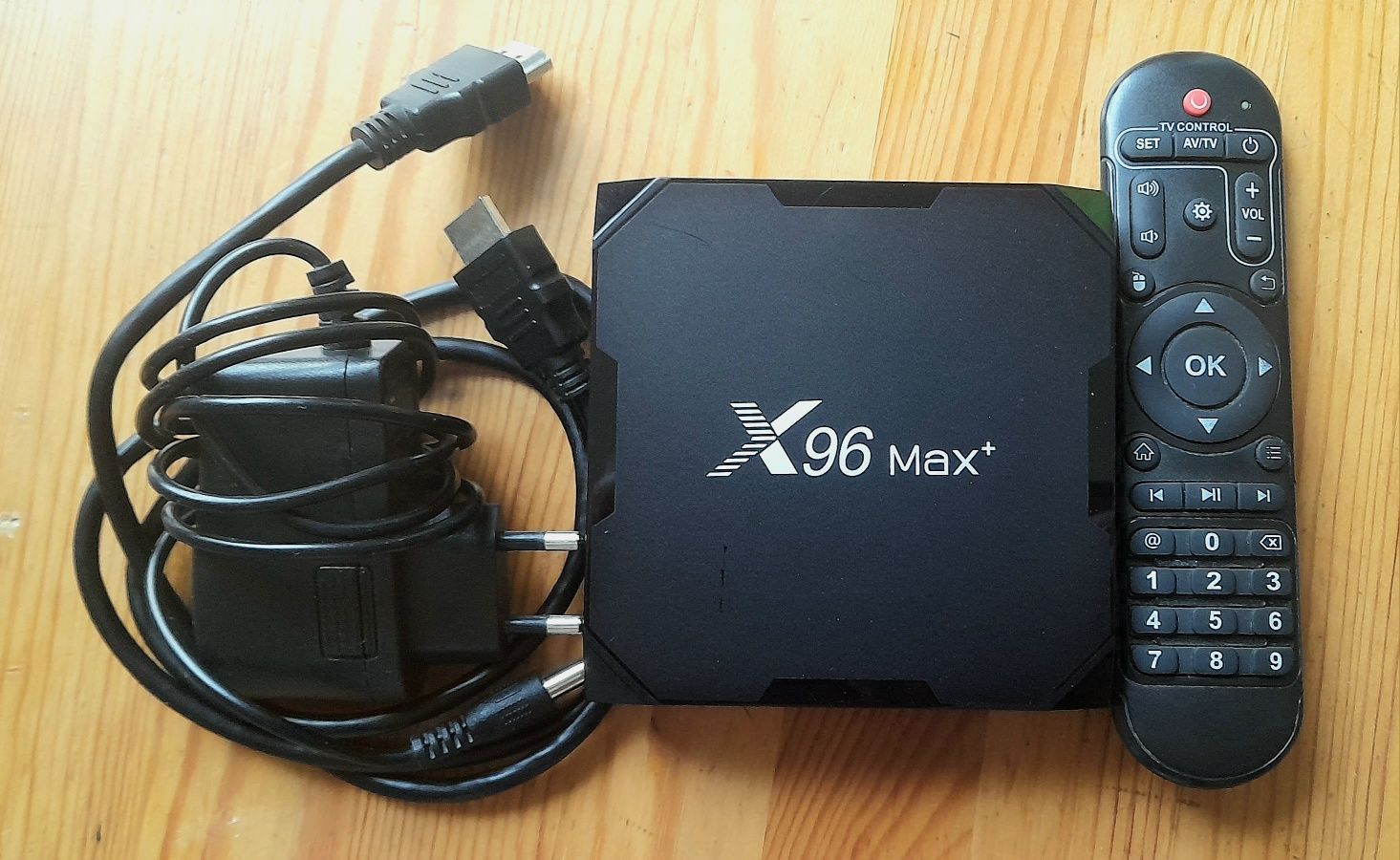 Продам ANDROID приставку TV BOX ,X96Max+