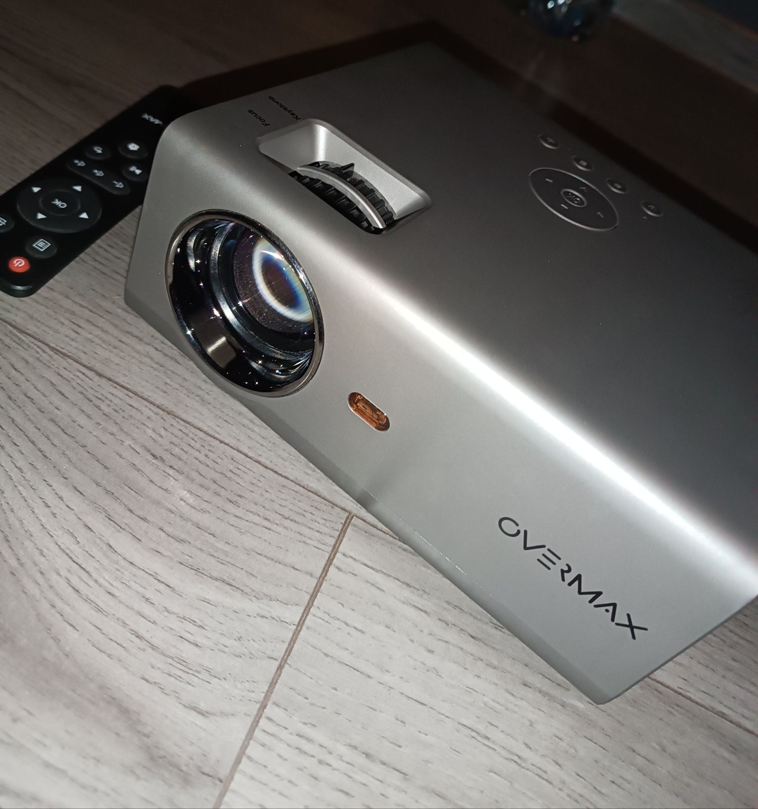 Projektor Overmax Multipic 3.5 + oryginalne kable i pilot