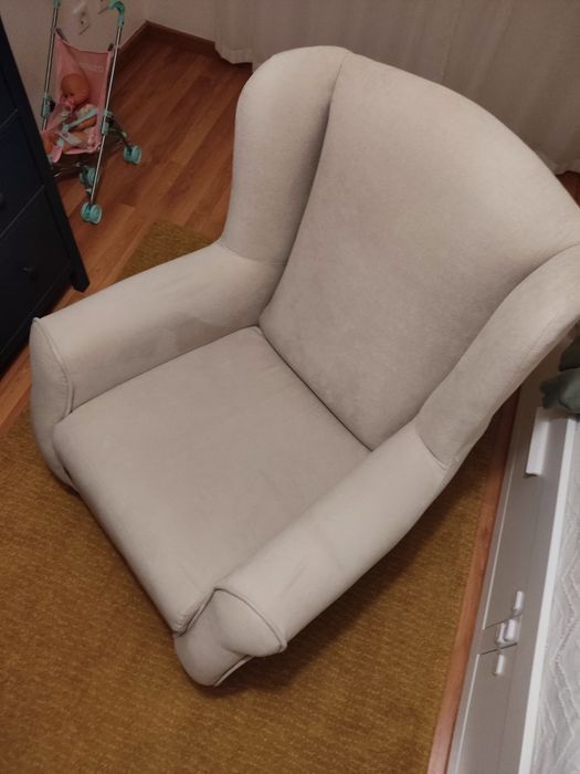 Poltrona / Cadeirão - beje