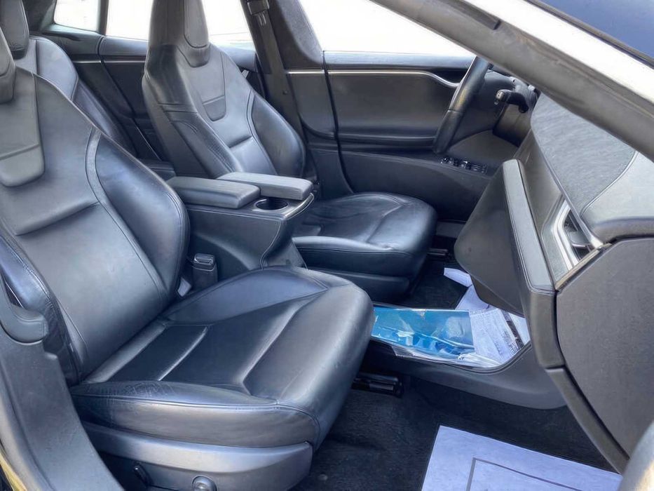 Tesla Model S      2014