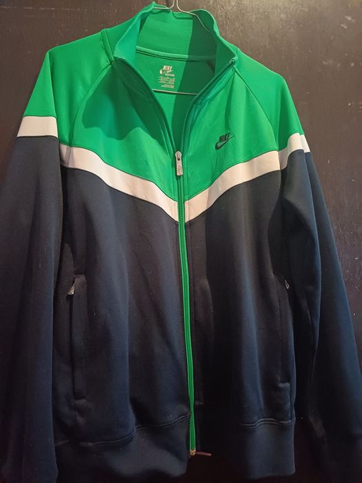 Vende se Casaco Nike