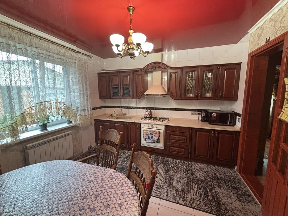 Продам одноповерховий будинок Ізюм,  район нефтяник