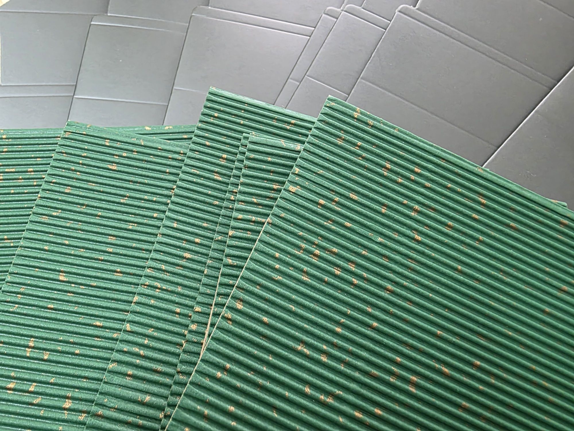 Caixas papelão coloridas - 20 unidades