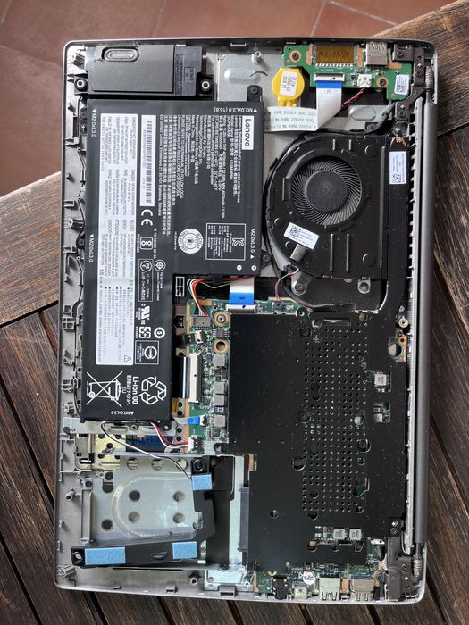 LENOVO ideapad 330s-15IKB (nao funciona)