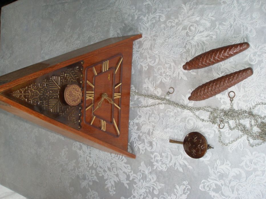 часы наручн кировские ,настольные Златоустовские ,настенные с кукушкой