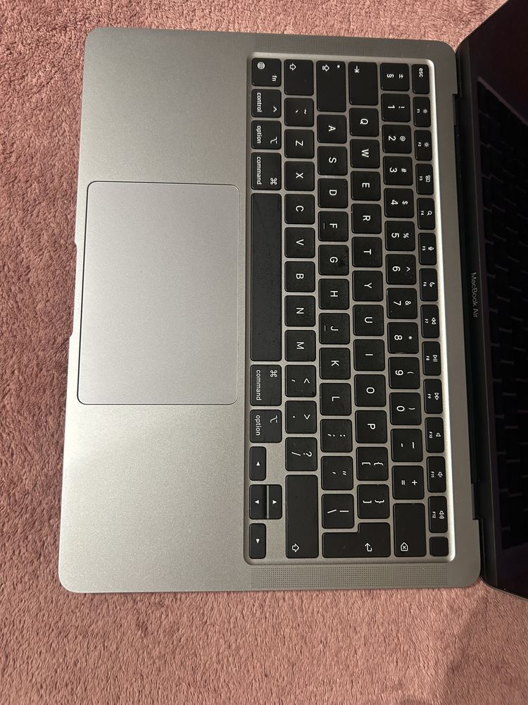 Apple MacBook Air 13,3” (M1 2020) 256 GB SSD – Jak Nowy!