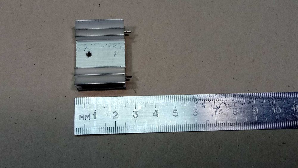 Радіатор алюмінієвий, під транзистори TO-220, TO3P.