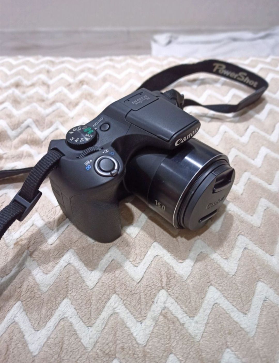 Продам фотоаппарат PowerShot SX530 HS + сумка и флешка в подарок