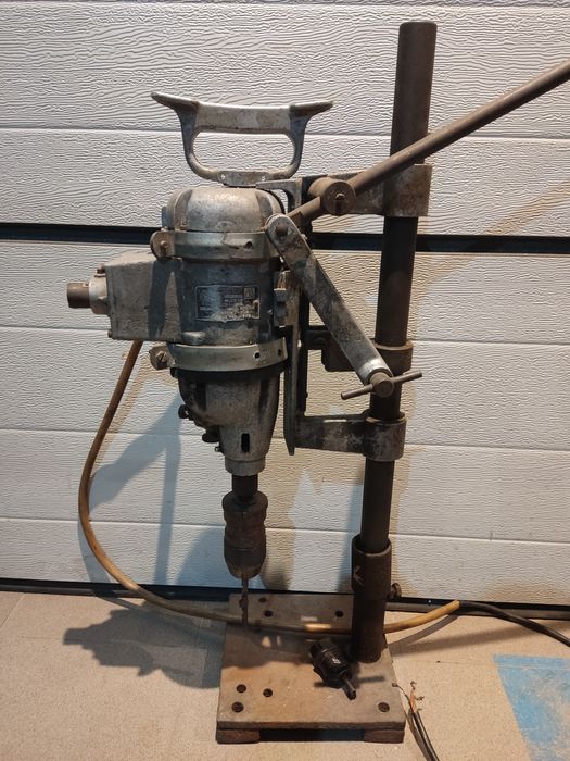 Niemiecka wiertarka stołowa