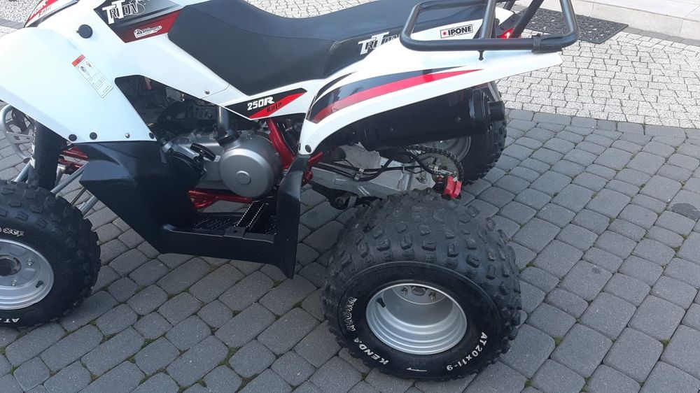 Lucky star 250 triton baja access