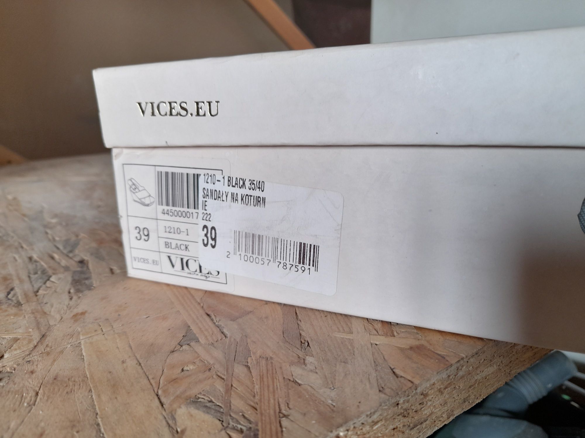 Nowe buty na koturnie VICES