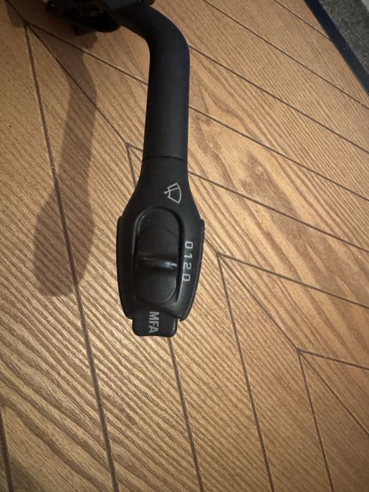 Manete limpa vidros e MFA 6K