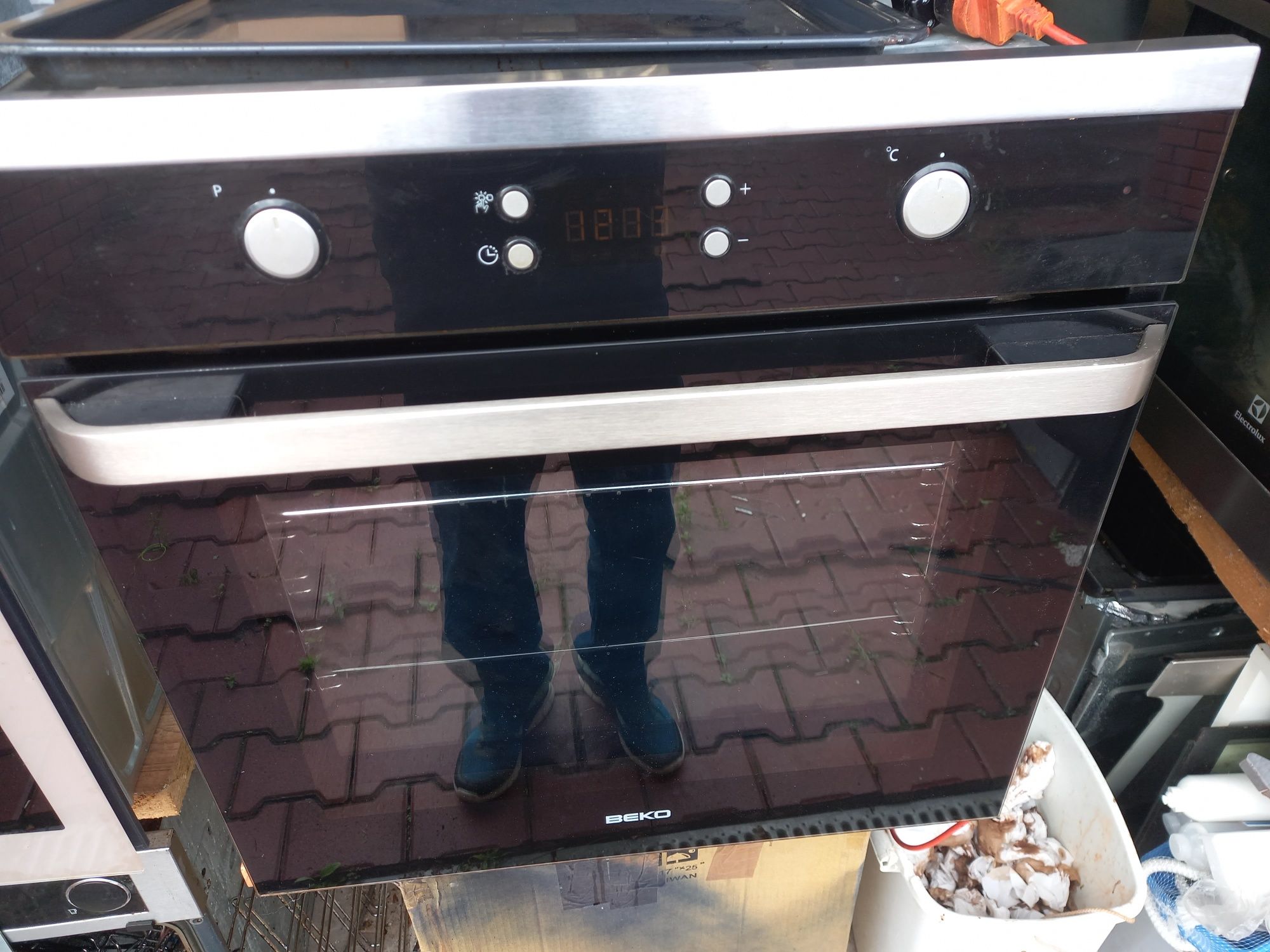 Zadbany piekarnik BEKO z termobiegiem