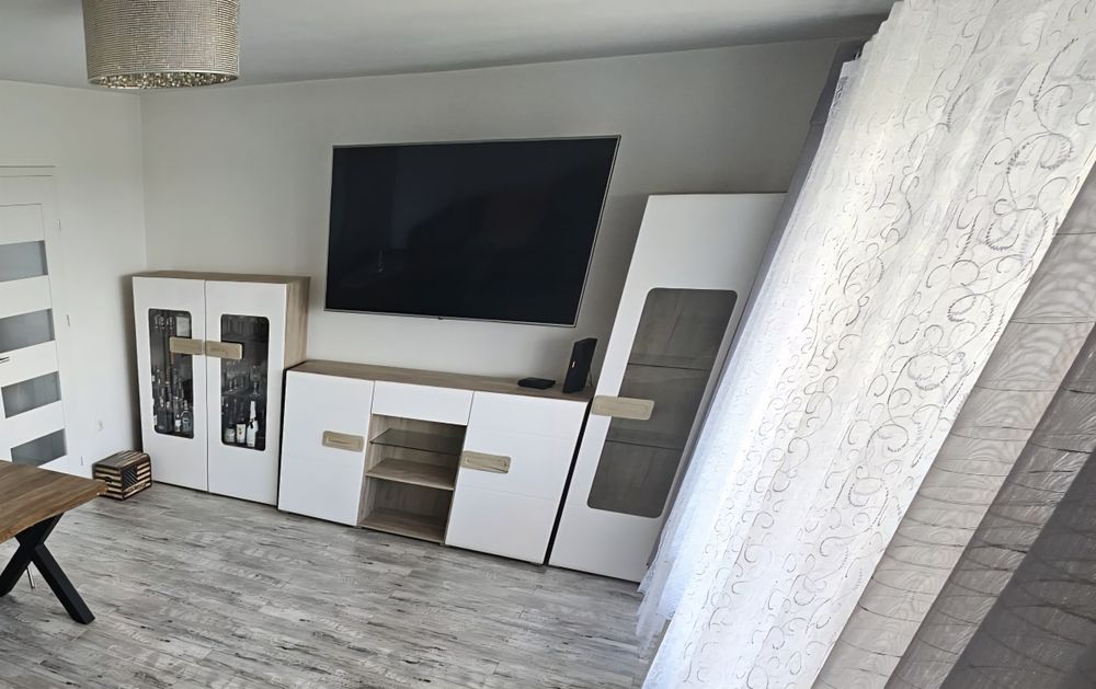 Meblościanka komoda witryna słupek