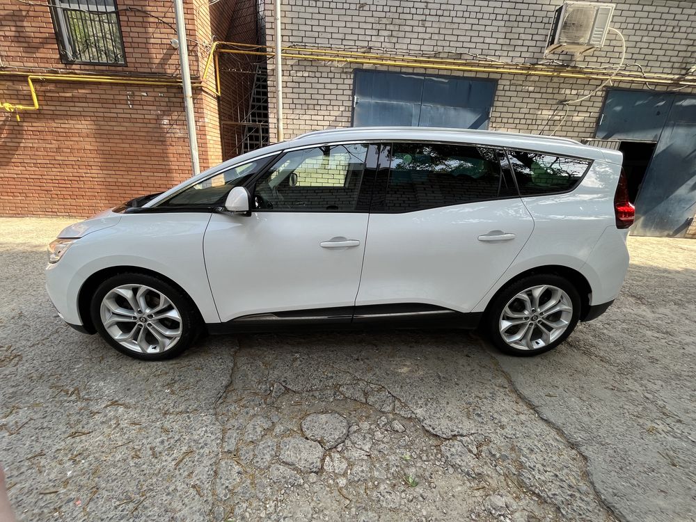 Renault Grand Scenic 2018 року 1.5 dci / 7 мест