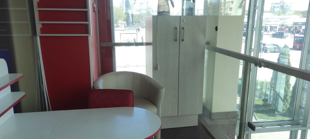 Сдам кабинет под маникюр, парикмахера в ТРЦ м. "23 Августа"