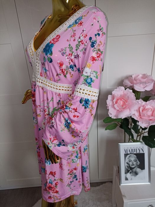 Nowa różowa  sukienka Boho w kwiaty z ażurowymi koronkami R.S/M