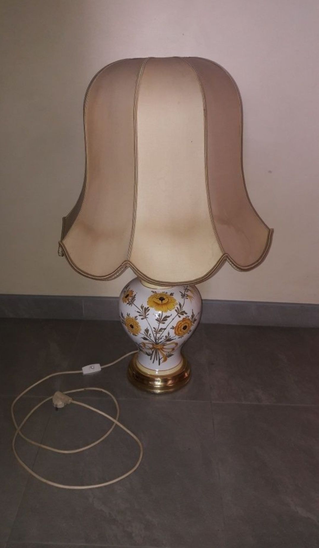 Ceramiczna lampa stołowa duza