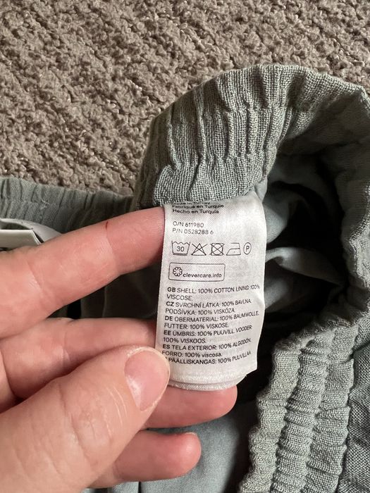 Спідниця мʼятного кольору розміру міні, розкльошонна спідниця з оборка