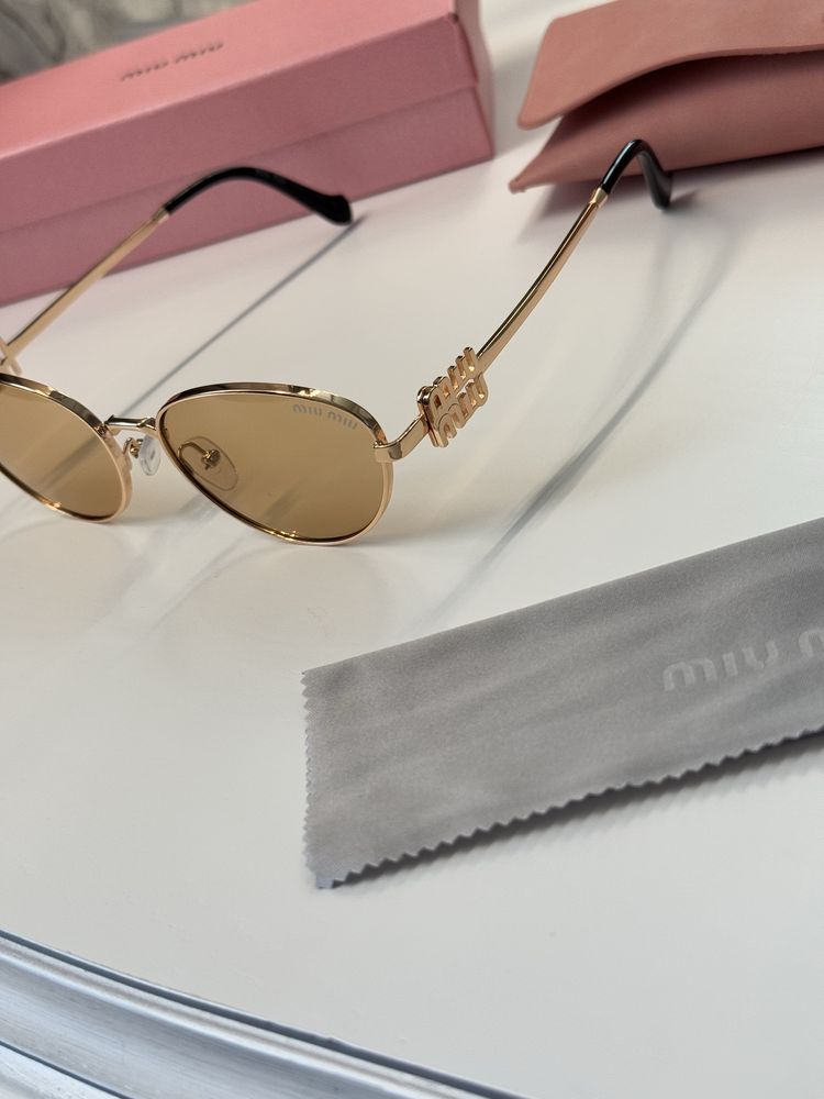 Солнцезащитные очки miu miu полный комплект